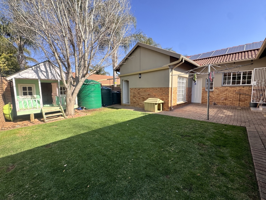 4 Bedroom Property for Sale in Wilkoppies North West